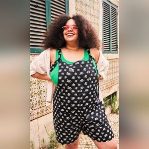 Lucy & Yak - Dungaree Shorts Daisy Dream Print